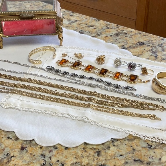 VINTAGE, SARAH COVENTRY CANADA, JEWELLERY BUNDLE - Picture 5 of 10